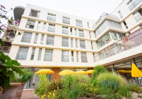 Photo Centre Hospitalier Des 4 Villes - Residence Jean Rostand, maison de retraite Publique, Ehpad à Sevres 92