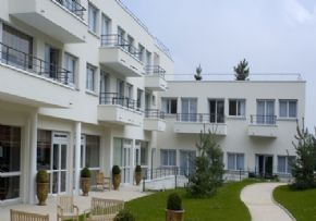 Photo Emera -Ehpad Du Parc, maison de retraite priv&eacute;e EMERA, Ehpad à Chatillon 92