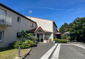 Photo RESIDENCE LES PIVOINES &agrave; 16340 L'ISLE D'ESPAGNAC places disponibles