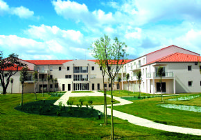 Photo Residence Domitys Le Clos De La Seigneurie, R&eacute;sidence services à Les Gonds 17