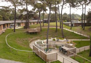 Photo Residence L'Oeillet Des Pins - Ehpad Specifique Alzheimer, maison de retraite priv&eacute;e associative FONDATION PARTAGE ET VIE, Ehpad à St Georges De Didonne 17
