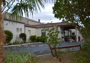 Photo Maison De Retraite L'Aube, maison de retraite priv&eacute;e, Ehpad à St Cyr Du Doret 17