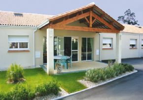 Photo Maison De Retraite Les Pervenches, maison de retraite priv&eacute;e, Ehpad à Gemozac 17