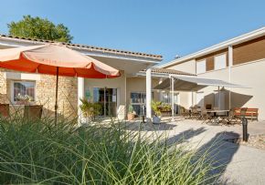 Photo Residence Du Bourg Nouveau, maison de retraite priv&eacute;e COLISEE, Ehpad à Jonzac 17