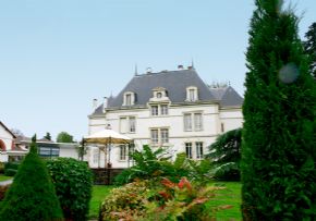 Photo EHPAD CHATEAU DE VERNANGE &agrave; 01390 ST ANDRE DE CORCY places disponibles