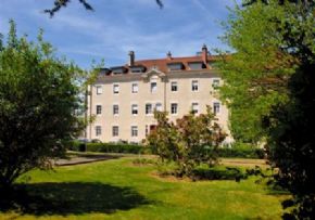 Photo Ehpad Laurent Valzer, maison de retraite priv&eacute;e associative, Ehpad à Montferrand Le Chateau 25