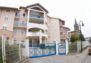 Photo La Cheneraie Residence Le Couvent, maison de retraite priv&eacute;e associative, Ehpad à St Jean De Bournay 38