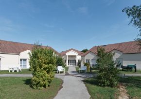 Photo Residence Artemis, maison de retraite priv&eacute;e COLISEE PREMIUM, Ehpad à Salins Les Bains 39