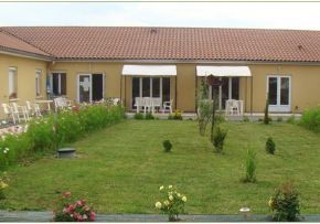 Photo Maison De Retraite Les Thuyas, Ehpa à Mizerieux 42