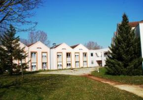 Photo Ehpad Le Village, maison de retraite Publique, Ehpad à Chalons En Champagne 51