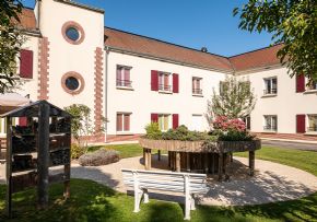 Photo Korian Les Alysses, maison de retraite priv&eacute;e KORIAN, Ehpad à Lieuvillers 60 - places disponibles