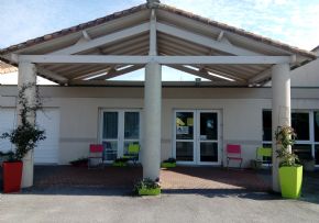 Photo Residence Des Rocs, maison de retraite Publique, Ehpad à La Peyratte 79
