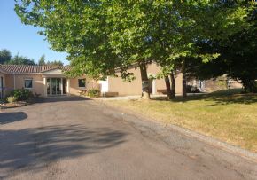 Photo Residence Les Charmilles, maison de retraite priv&eacute;e, Ehpad à Melle 79