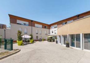 Photo Residence Pasteur, maison de retraite priv&eacute;e COLISEE, Ehpad à Poitiers 86